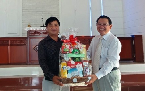 Lãnh đạo Quận Cái Răng thăm, chúc mừng Giáng sinh năm 2019