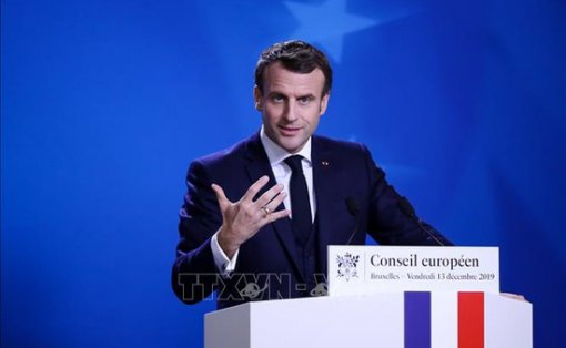 Pháp xem xét xóa bỏ trợ cấp hưu trí
của tổng thống