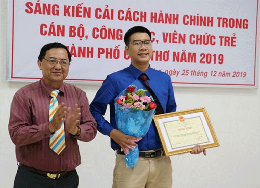 Trao giải hội thi “Sáng kiến cải cách hành chính trong cán bộ, công chức, viên chức trẻ”