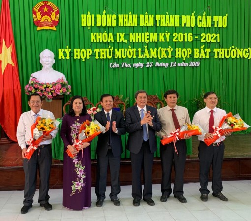 HĐND thành phố họp bất thường thông qua nhiều nghị quyết quan trọng