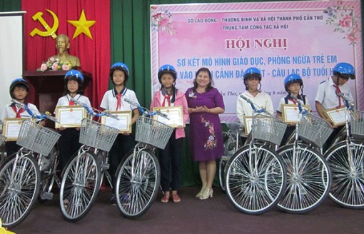 Quan tâm đời sống đối tượng bảo trợ xã hội