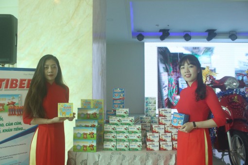 Lấy khách hàng là trung tâm, luôn thấu hiểu và chia sẻ, hợp tác để cùng thành công