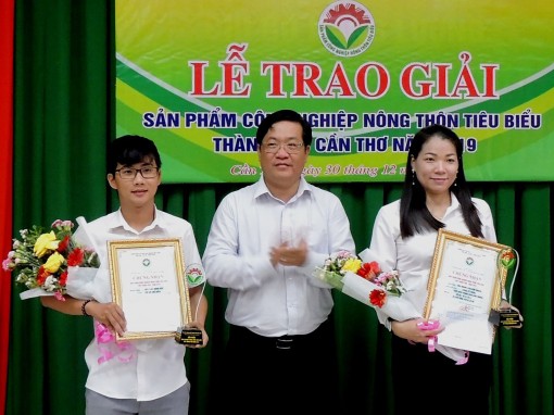 Trao giải cho 9 sản phẩm công nghiệp

nông thôn tiêu biểu cấp thành phố