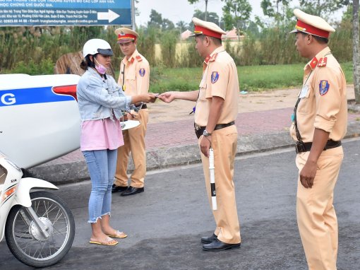 Vi phạm quy định về an toàn
giao thông: vẫn còn nhiều