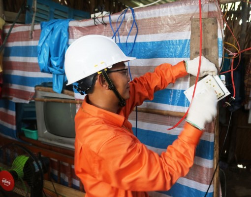 Ngành điện mang niềm vui cho người dân nông thôn