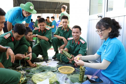 Đổi mới phương thức tiếp cận thanh niên