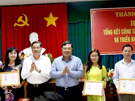 Nắm chặt tình hình, chủ động tham mưu giữ vững an ninh chính trị, trật tự
an toàn xã hội