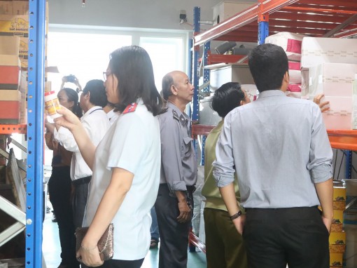 Ra quân kiểm tra an toàn thực phẩm Tết