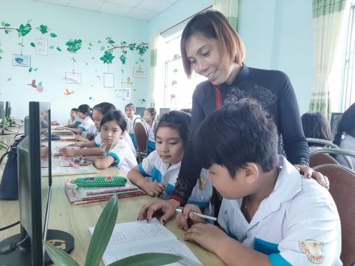 Chan chứa tình thương cô thầy