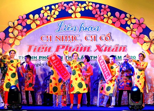 Khai mạc Liên hoan Ca nhạc, ca cổ, tiểu phẩm Xuân