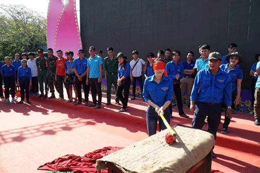 500 đoàn viên thanh niên tham gia các hoạt động Tết Quân Dân