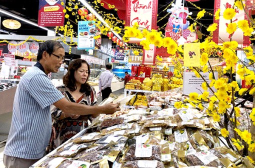 Hàng Việt chiếm lĩnh thị trường Tết