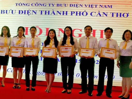 Bưu điện TP Cần Thơ
phát triển dịch vụ
thương mại điện tử,
hành chính công và logistics