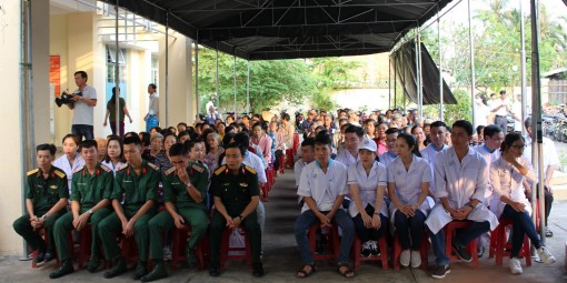 Mang Tết ấm về Bến Tre