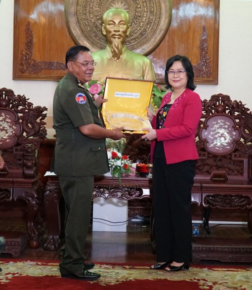 Đoàn công tác Quân khu 3, Quân đội Hoàng gia Campuchia chúc Tết lãnh đạo TP Cần Thơ