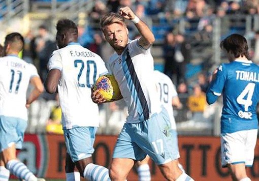 Số 9 “cổ điển” hồi sinh tại Serie A