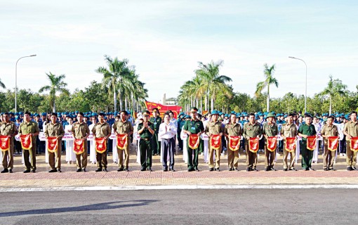 សុក​ត្រាំង​​ មាន​សិស្ស​ចំ​ណេះ​ទូទៅ​ជិត​៣​៥​០​នាក់​ ចូល​រួម​សម​យុទ្ធ​អប់​រំការ​ពារ​ប្រ​ទេស​និង​សន្តិ​សុខ​