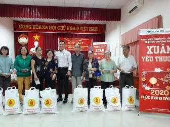 Nhiều hoạt động họp mặt, chăm lo Tết cho hộ nghèo, khó khăn Nhiều hoạt động họp mặt, chăm lo Tết cho hộ nghèo, khó khăn