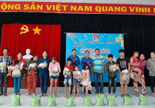 Tuổi trẻ biết san sẻ, biết yêu thương