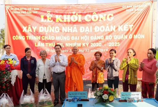 Chăm lo Tết cho người nghèo