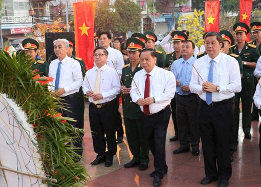 Nhiều hoạt động kỷ niệm 90 năm Ngày thành lập Đảng