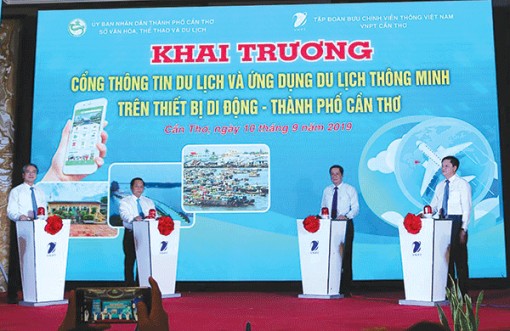 <span style="color: blue">Giữ những mùa xuân cho du lịch</span> <br> Thời của du lịch thông minh