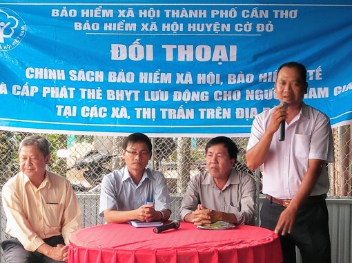 Cờ Đỏ: Nâng cao nhận thức của người dân về bảo hiểm y tế