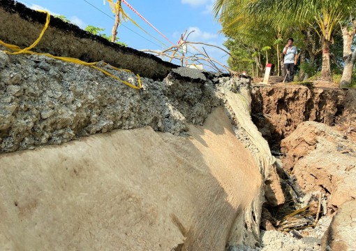 Báo động sạt lở trong mùa khô hạn