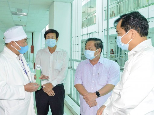 Bí thư Thành ủy, Chủ tịch UBND thành phố kiểm tra công tác phòng, chống nCoV