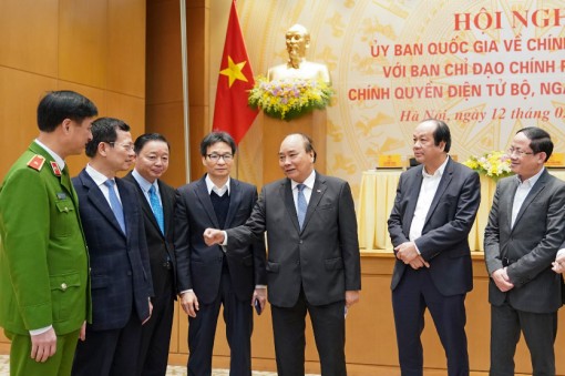 Các bộ, ngành, địa phương phải quản lý tốt, hiệu quả, 
chống tham nhũng, tiêu cực trong xây dựng Chính phủ điện tử