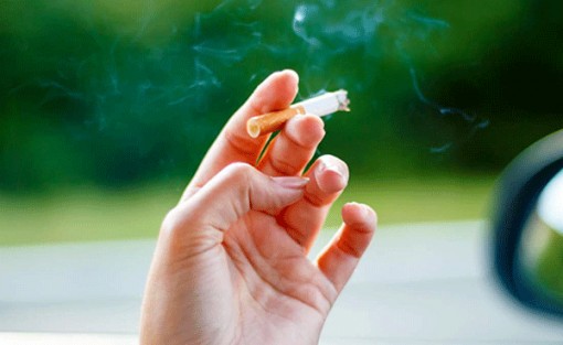 Người hút thuốc nên  cảnh giác cao với COVID-19