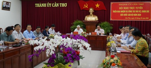 Tiếp tục nâng cao chất lượng công tác bảo vệ, chăm sóc sức khỏe cán bộ