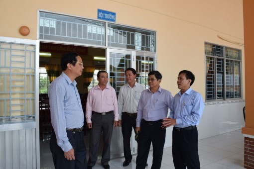 Đoàn công tác Trung ương khảo sát xây dựng nông thôn mới huyện Thới Lai, Cờ Đỏ