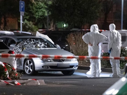 Xả súng ở Đức, 
11 người chết