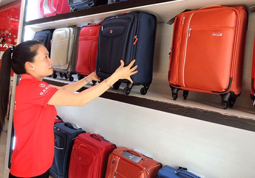 Chọn vali tiện dụng, tạo phong cách riêng