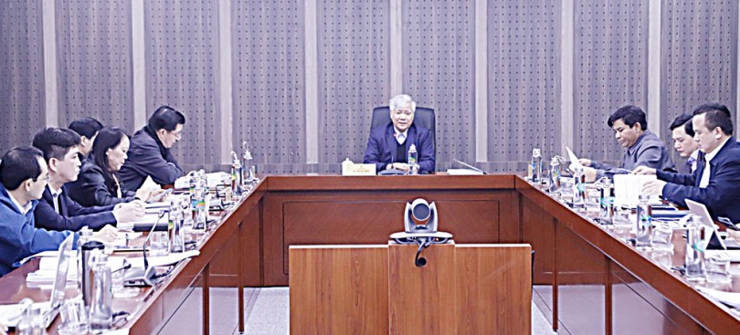 ពិនិត្យ​សម្រេច​របាយ​ការណ៍​ពីសំ​ណើ​គ្រោង​ការណ៍​វិ​និ​យោគ​កម្ម​វិធី​ទិស​ដៅ​ជាតិ​អភិវឌ្ឍ​សេដ្ឋកិច្ច​-សង្គម​ តំ​បន់​ជន​ជាតិ​ភាគ​តិច​និង​តំ​បន់​ភ្នំ​