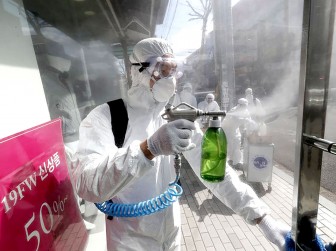 Hàn Quốc và Mỹ ngừng

tập trận chung vì COVID-19