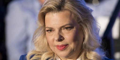 Vợ ông Netanyahu lại bị kiện