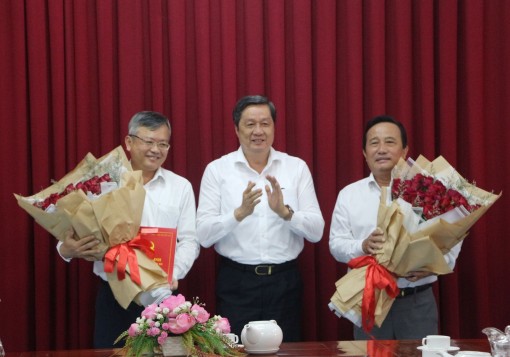 Triển khai các quyết định về công tác cán bộ