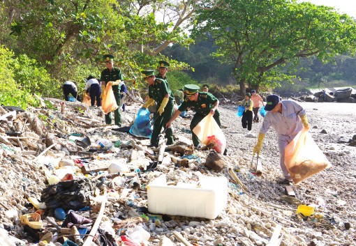 Chung tay bảo vệ môi trường biển