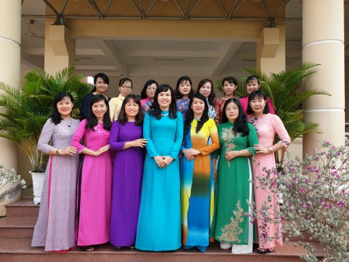 Đầm ấm kỷ niệm 8-3