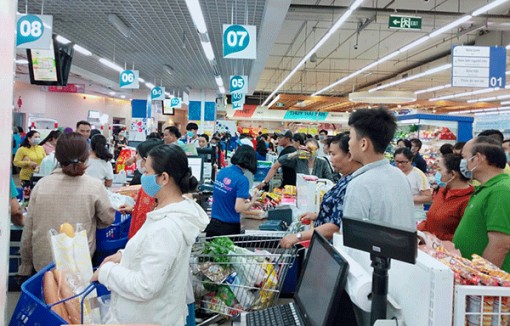 Các siêu thị cam kết không thiếu hàng phục vụ khách