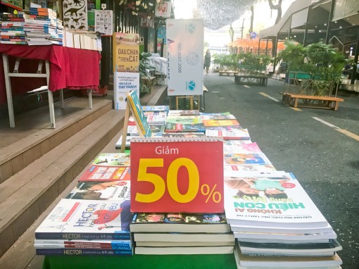 Thị trường sách online

sôi động do “né” COVID-19