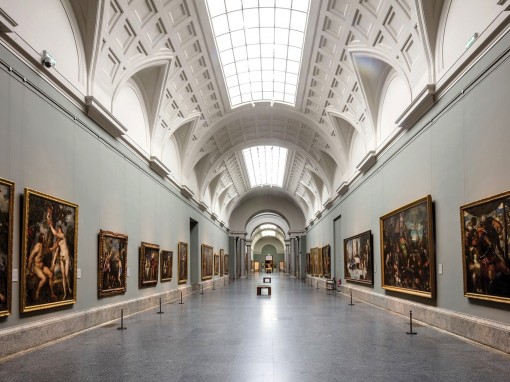 Châu Âu là “trung tâm” 

của đại dịch toàn cầu