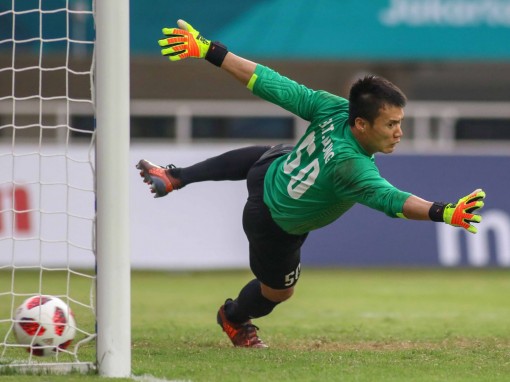 Lạ lùng thủ môn Bùi Tiến Dũng!