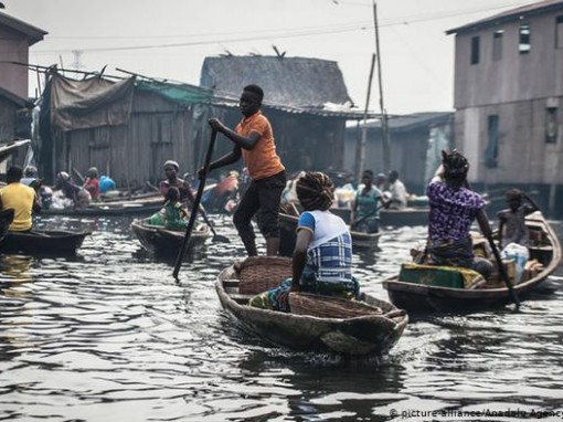 Nghịch lý tăng trưởng

và nghèo đói tại châu Phi