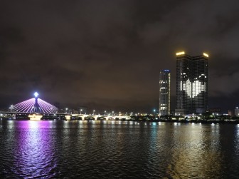 Vinpearl thắp sáng biểu tượng trái tim, ủng hộ tinh thần phòng chống dịch COVID-19