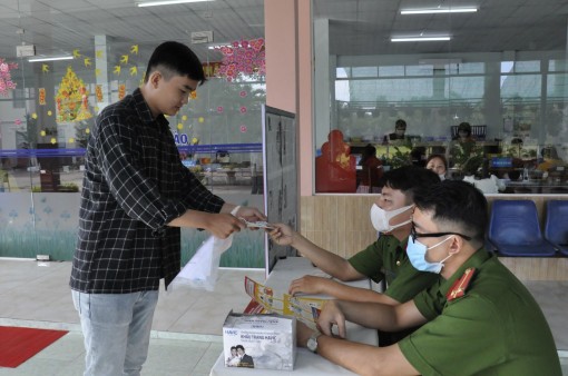 Đảm bảo an toàn sức khỏe lực lượng và nhân dân