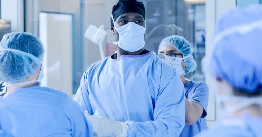 Mỹ thiếu trầm trọng vật tư y tế