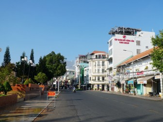 Các điểm tham quan, cơ sở kinh doanh dịch vụ giải trí chấp hành dừng hoạt động